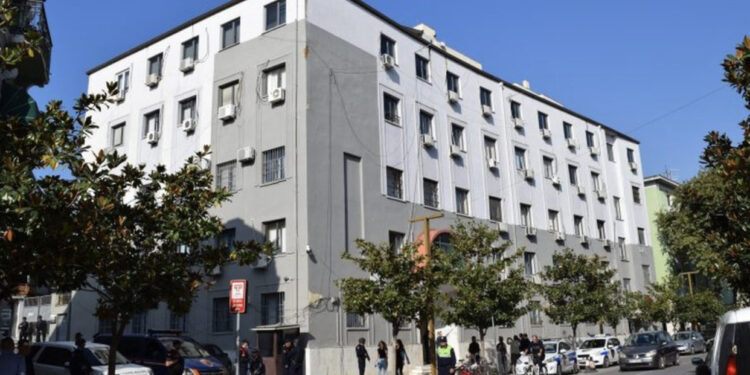 Akuzohet se përdhunoi vajzën, babai mohon akuzat, ja vendimi i gjykatës