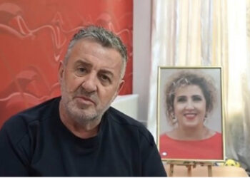 VIDEO-Mesazhi/ Agron Llakaj reagon për herë të parë pas humbjes së të shoqes