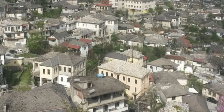 Numri i lindjeve po ulet, në jug dominojnë të moshuarit