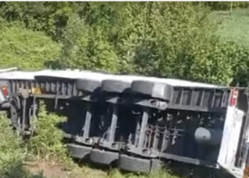 Përmbyset trajleri në Librazhd, zbardhen detajet paraprake