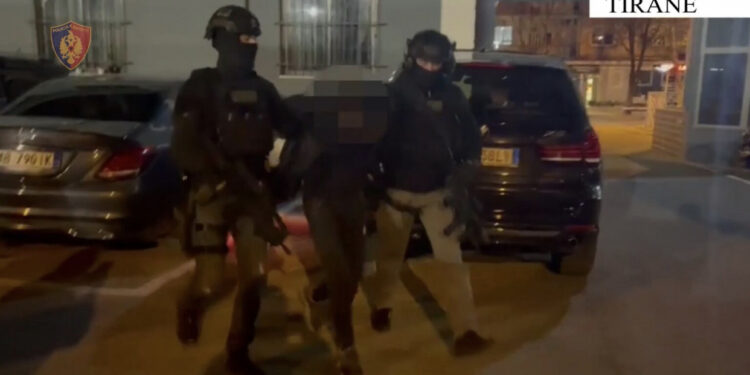 Operacion antidrogë në Tiranë, 20 të arrestuar brenda natës