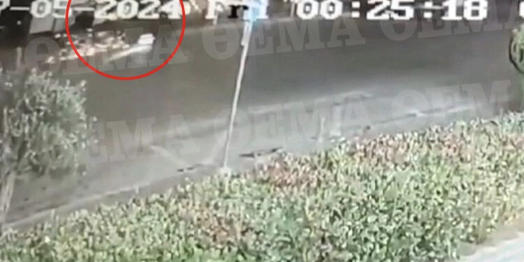 VIDEO/ Iu përplas koka në bordurë, pamjet e aksidentit ku humbi jetën i riu shqiptar