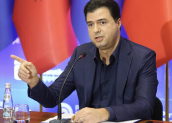 Vizita e Ramës në Athinë, Basha: Kthim të mbarë administratës të shpërngulur