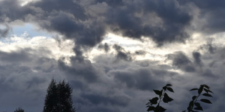 Moti/ Ditë me vranësira dhe reshje të lehta shiu