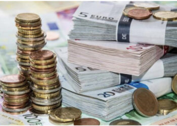 Euro vazhdon pikiatën, ja me sa këmbehen sot monedhat e huaja