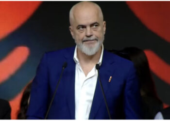 LIVE-Rama provokon Athinën: Shqiptarët e Italisë nuk u detyruan të ndryshojnë emrin