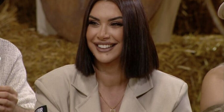 Çiljeta përlotet nga dedikimi i Alban Hoxhës në “Ferma VIP”