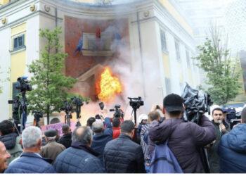 Sot protesta! Policia ‘blindon’ Bashkinë, ja rrugët që do bllokohen