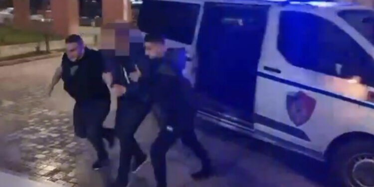 Hashash dhe kokainë, 25 të arrestuar 5 në kërkim! Çfarë ndodhi gjatë natës në Tiranë?