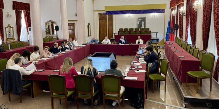 Vota e diasporës/ PS i qëndron votimit me postë, zbardhet propozimi i KQZ