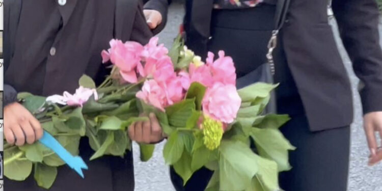 U mbytën në Bunë së bashku me nënën dhe vëllain, homazhe në shkollë për Ergesën e Gresën!