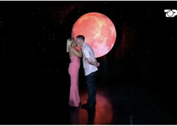 Takimi surprizues mes Ilnisës e Meritonit, çifti shpërthen në lot