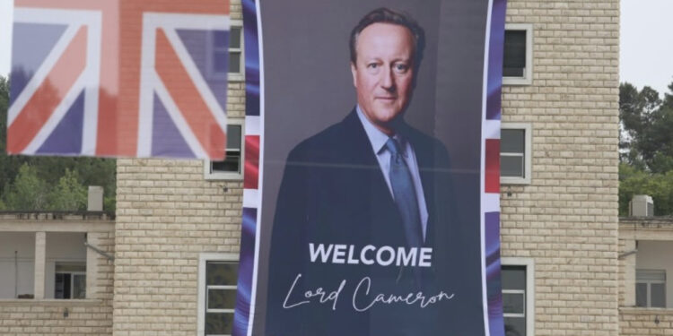 Sekretari britanik viziton sot Tiranën: Partneriteti po jep rezultat