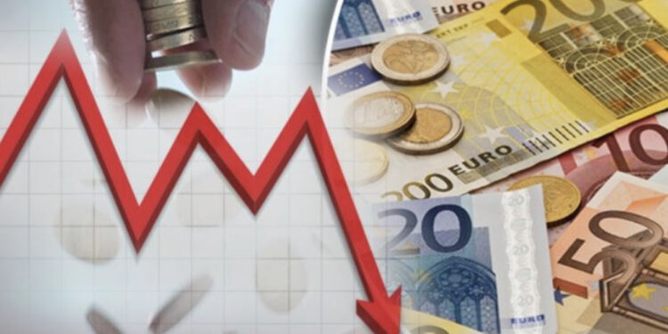 Leku nuk tutet, Euro dhe Dollari vijojnë pikiatën