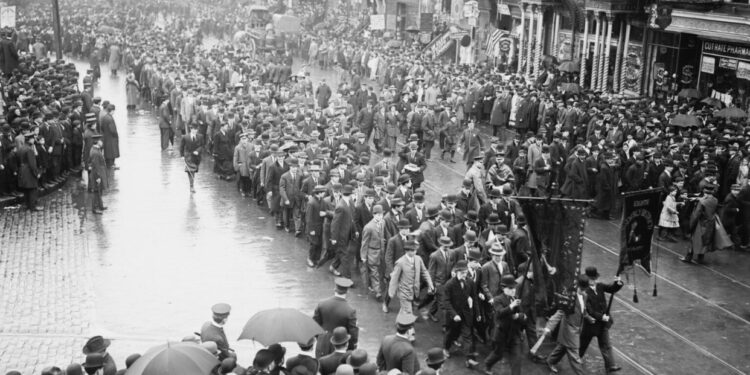 Historiku/ Sot 1 Maj, Dita Ndërkombëtare e Punëtorëve