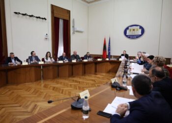 FOTO/ Skandalet s’kanë të sosur/ PS propozon: delet, viçat dhe derrat do dëshmojnë në Komisionin Hetimor për TIMS!