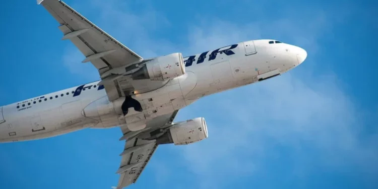 SEKRETI/ Kush po e bllkokon GPS mbi shtetet balltike dhe cili është rreziku për avionët civilë?