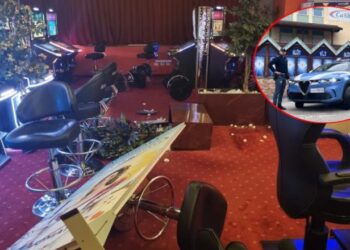Nata “e çmendur” e shqiptarit në Itali, arrestohet pasi shkaktoi 50 mijë euro dëm në kazino, kërcënon dhe rreh policët: Do t’ju vras sa të dal nga këtu