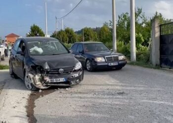 Aksident i rëndë/ Makina humb kontrollin dhe del nga rruga, dyshohet se…