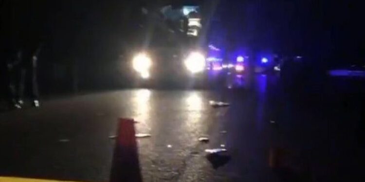 Aksident i rëndë, makina bie në Lanë, humb jetën shoferi