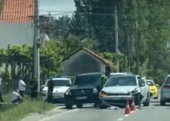 Aksident në aksin rrugor Lezhë-Shëngjin, dy persona të plagosur