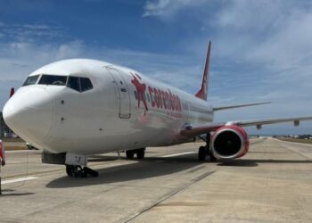 VIDEO/ “Mallkimi” i Boeing, rrota e përparme e avionit shpërthen gjatë uljes në Antalia