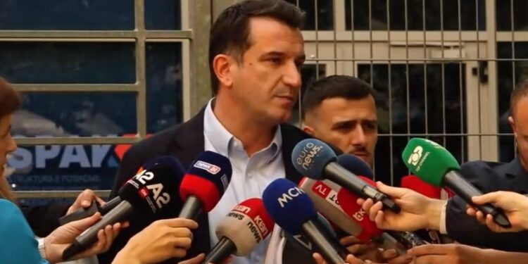 Veliajt i ikën edhe një tjetër drejtor