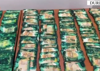 Durrës, arrestohen dy persona, shisnin në treg euro të vjedhura