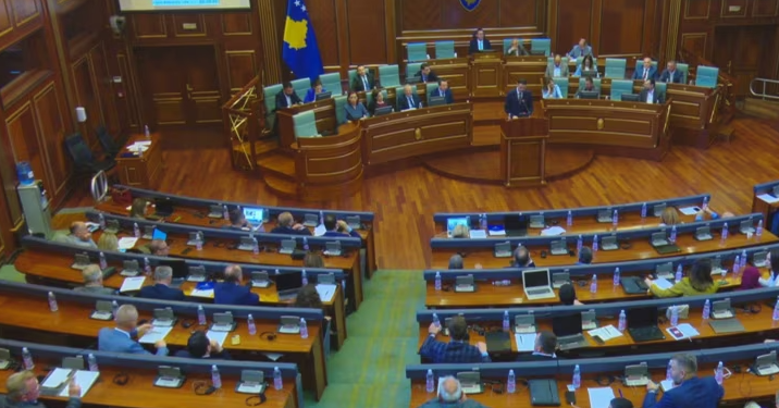 VOA: Zgjedhjet e reja të parakohshme parlamentare tashmë pjesë e diskutimeve të partive politike në Kosovë