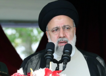 VIDEO/ Irani vajton presidentin, momenti kur shpallet vdekja e Ebrahim Raisit