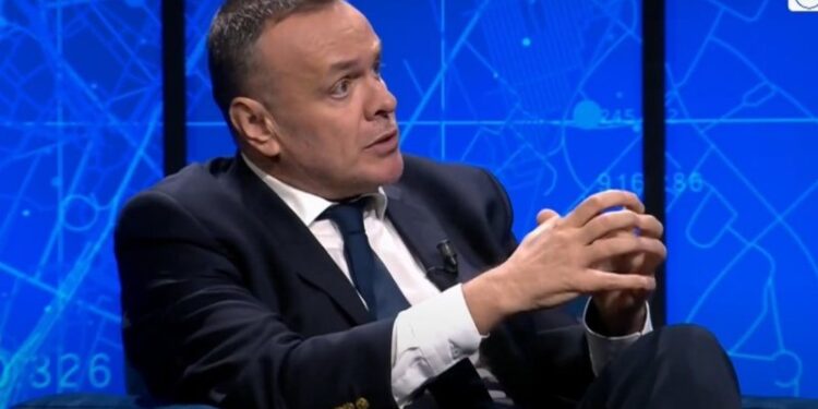 Paralajmëron Karamuço: “Metamorfoza” do nxjerrë politikanë dhe policë të tjerë, fotografuan vajzën e…