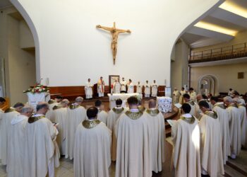 Martesa homoseksuale në Bashkinë e Tiranës, reagon Kisha Katolike: Është kategorikisht e ndaluar në doktrinën tonë