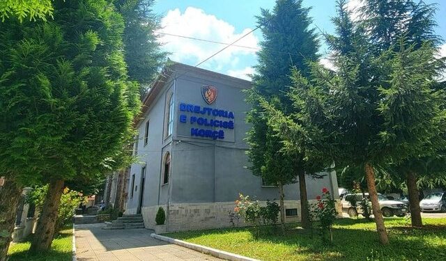E rëndë në Korçë/ Gjendet i pajetë një person në mes të rrugës, zbardhen dyshimet e para
