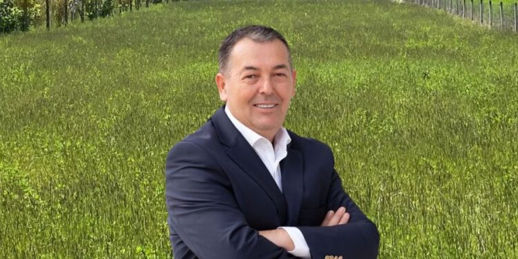 Ymer Marku ka bërë ‘kërdinë’ me tokat në Bërxullë, ish-hidrauliku i komunës e çon në SPAK: Më ka bërë pronar