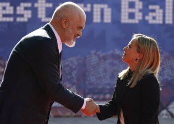 ANSA: Shtyhet hapja e qendrave të emigrantëve në Shqipëri