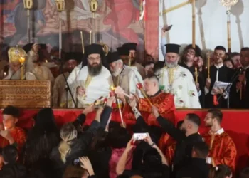 Anulohet mesha e Pashkëve Ortodokse në Shkodër, shkak muzika e lartë e lokaleve përreth kishës