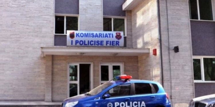 Plagoset me thikë 40-vjeçari në Fier, arrrestohet autori