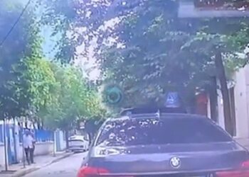 Del VIDEO e sulmit ndaj Sokol Mëngjesit/ Avokati po qëndronte te dera e kopshtit, goditet me shkelma dhe sende të tjera