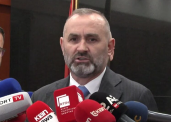 “Do t’i shkul veshët”, Ulsi Manja: Debati me Agron Shehajn më bëri nostalgjik, më kujtoi klasën e parë