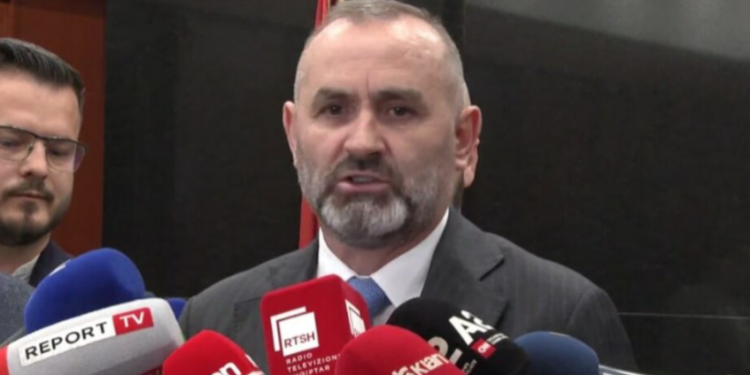 “Do t’i shkul veshët”, Ulsi Manja: Debati me Agron Shehajn më bëri nostalgjik, më kujtoi klasën e parë