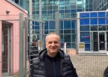 “A i keni tjetërsuar pronat në jug?” Bashkëshorti i Olta Xhaçkës “mbyll gojën” në SPAK