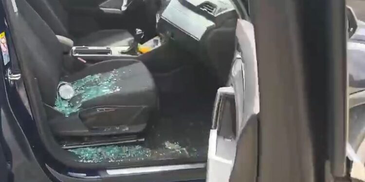 ‘Skifterat’ e Vlorës i bëjnë gjëmën çiftit Italian