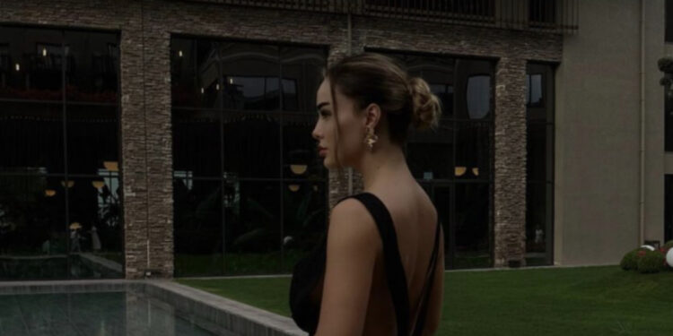 FOTO/ Dramat e fundit në jetë – Xhensila Myrtezaj ‘arratiset’ drejt Turqisë vetëm me fëmijët