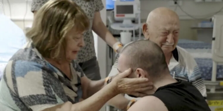 Pengjet shkojnë në Izrael, shpëtuan gjallë nga Hamasi