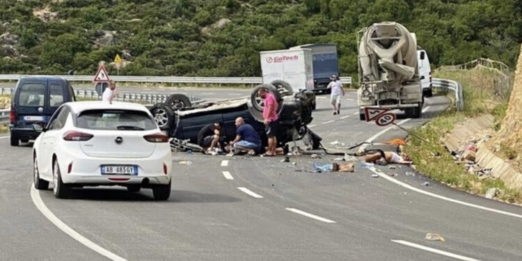 Aksident në Vlorë, raportohet për një viktimë dhe një të plagosur rëndë