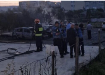 U dogjën gjashtë makina, biznesi i hapur 5 ditë më parë