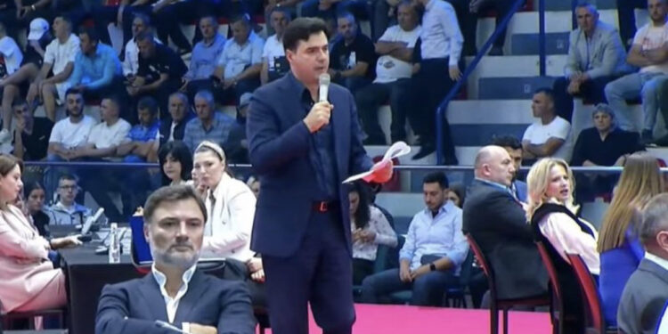 Mashtrues i lindur/ Basha “hap thesin”: 20 mijë euro për fëmijën e tretë, xhandarmëri dhe heqje vizash me SHBA-në