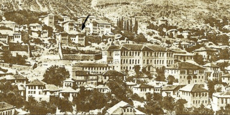 “Gjirokastra, vendlindja Enver Hoxhës dhe Kadaresë, në muzg bëhej i rrezikshëm”/ Reportazhi i gazetares amerikane, në ’89-ën