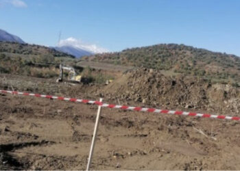 Skandali mjedisor në Përmet, flasin banorët: Fadromat po çojnë plehrat drejt zjarrit