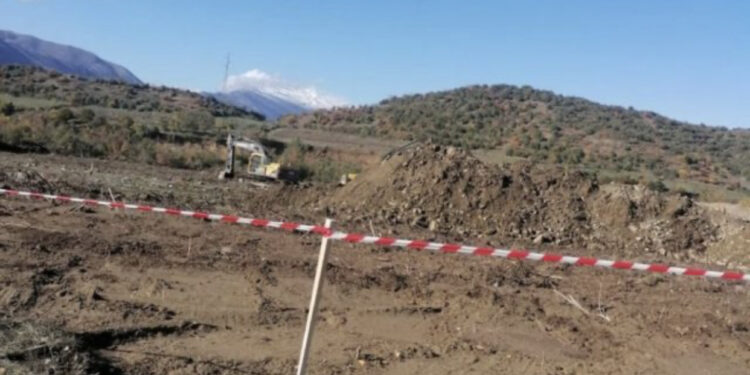 Skandali mjedisor në Përmet, flasin banorët: Fadromat po çojnë plehrat drejt zjarrit